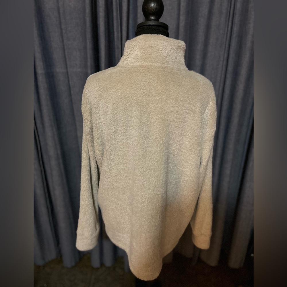 Brand The Royal Standard, size women’s Med, light beige pullover - Picture 6 of 8